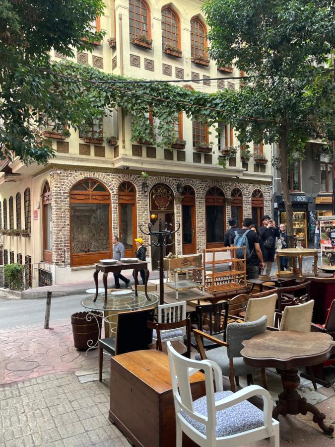 Ferienwohnung Centrally Located, 2+1 House In Taksim, Cihangir Istanbul Exterior foto