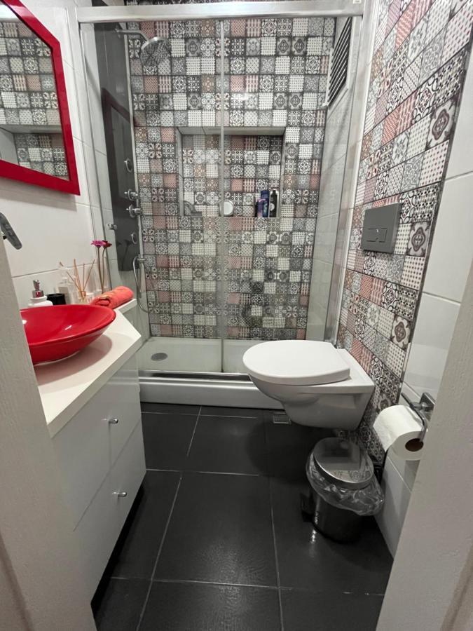 Ferienwohnung Centrally Located, 2+1 House In Taksim, Cihangir Istanbul Exterior foto