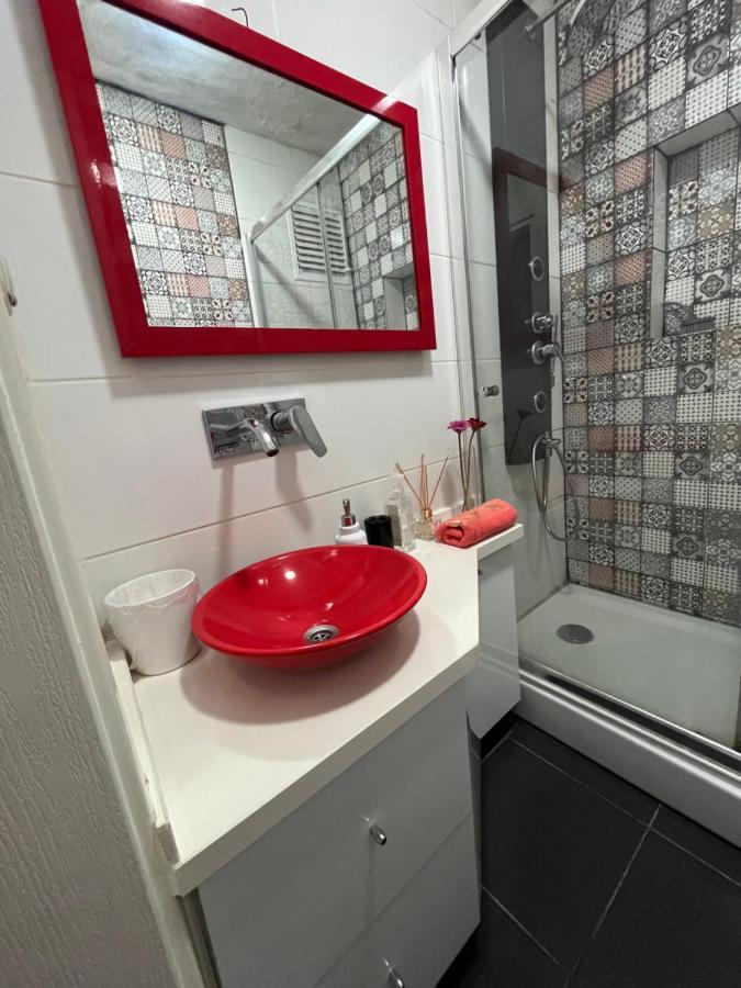 Ferienwohnung Centrally Located, 2+1 House In Taksim, Cihangir Istanbul Exterior foto
