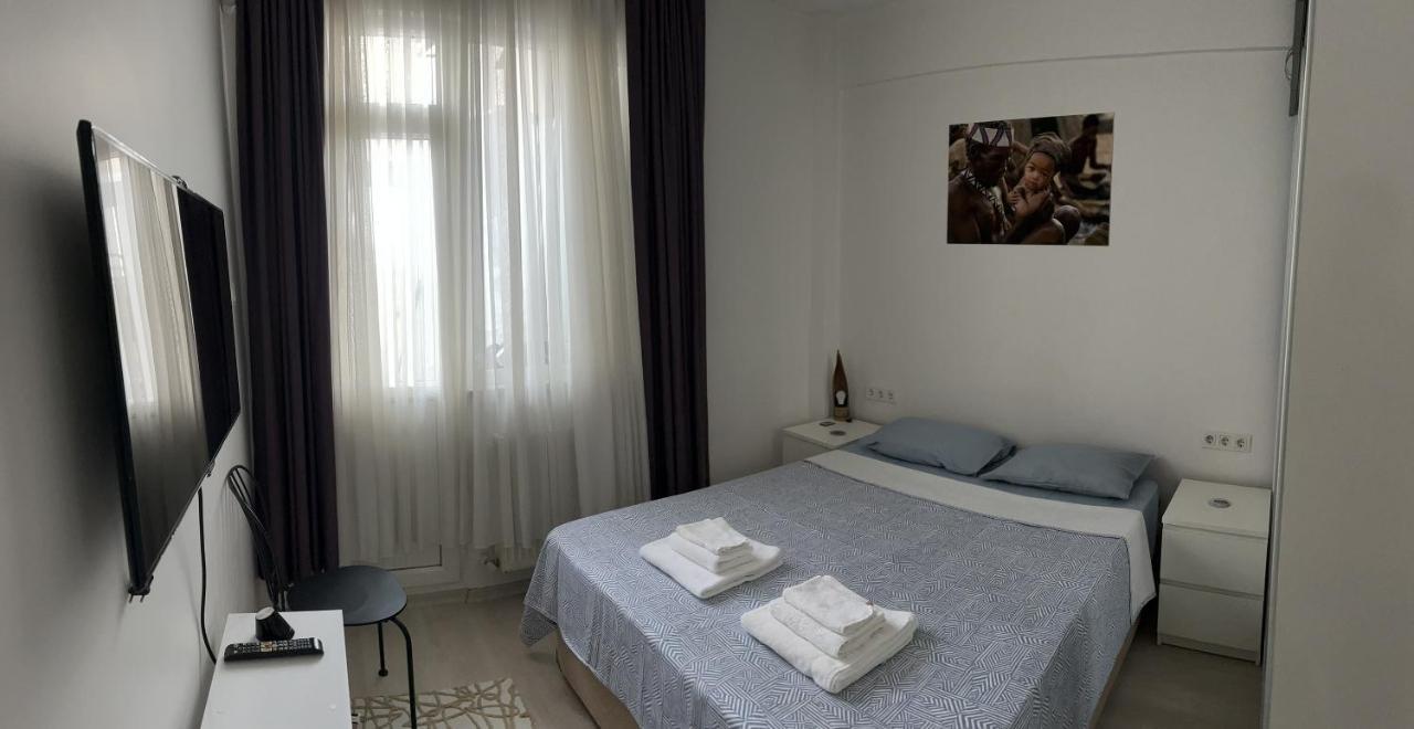 Ferienwohnung Centrally Located, 2+1 House In Taksim, Cihangir Istanbul Exterior foto